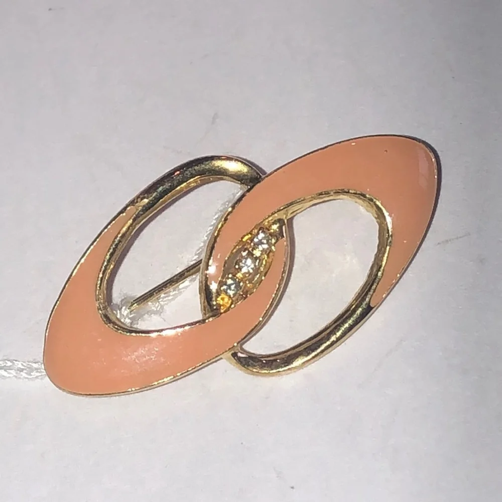Angel Brand Elegant Gold Tone and Pink Enamel Interlocking Vintage Brooch